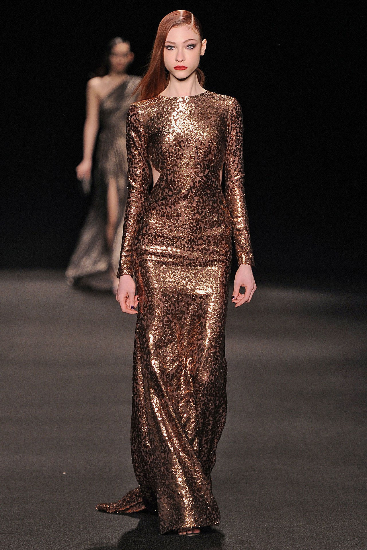 مونيك lhuillier fall 2015 runway bronze gold sequin gown