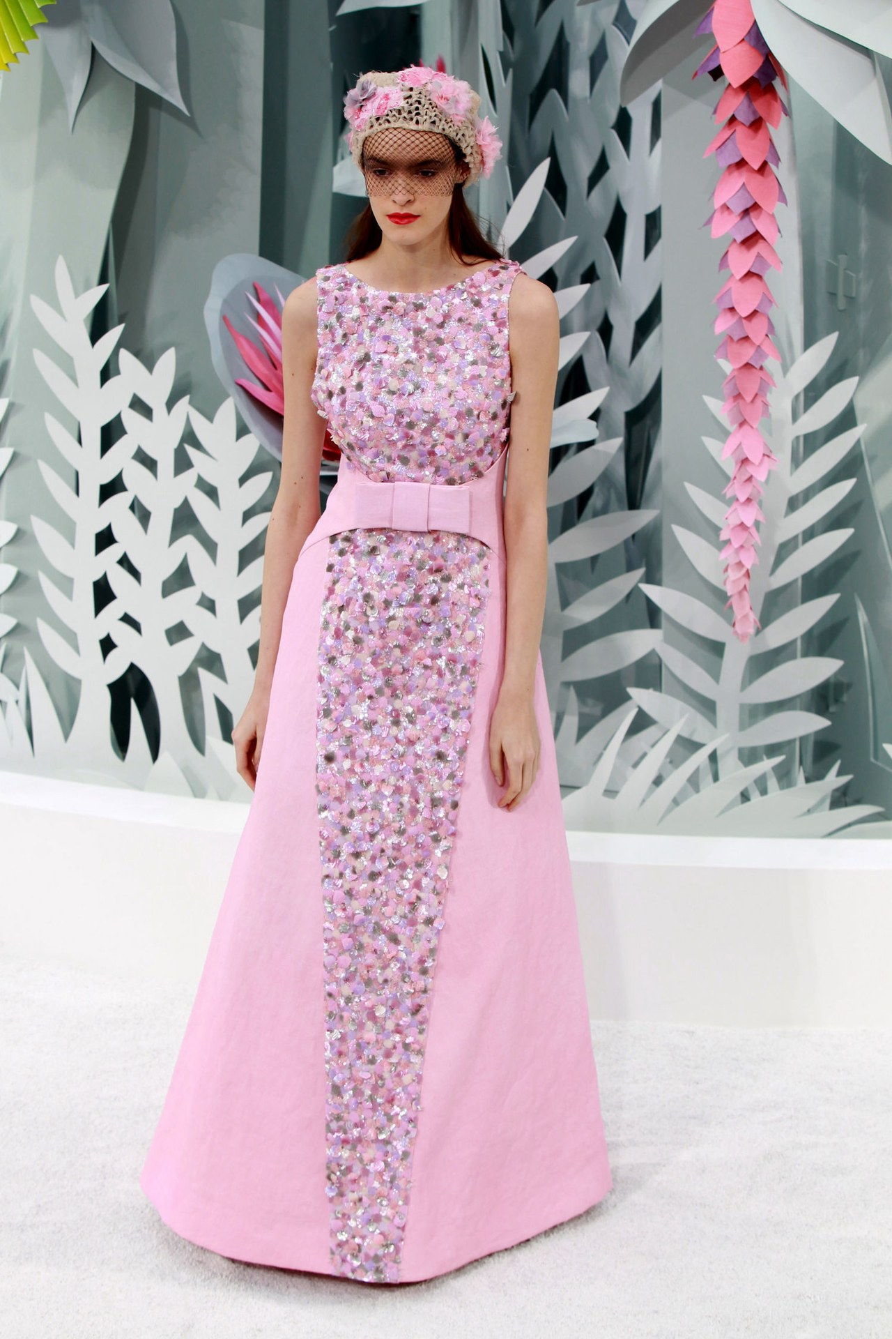 شانيل couture pink sequin dress spring 2015 runway