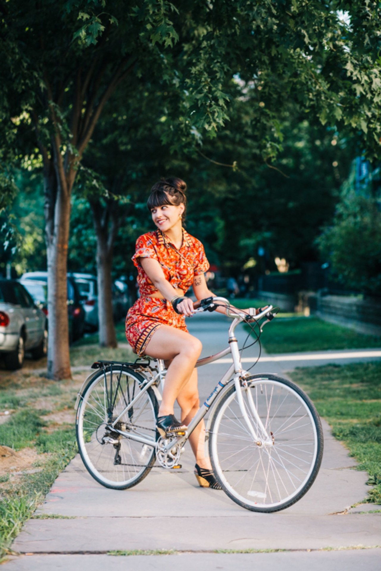 privilegiado mode girl on bike matching set