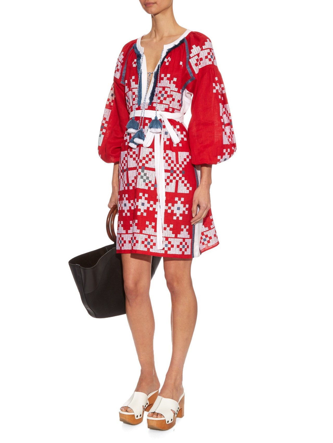 سيرة حياة Kin Linen Embroidered Dress, $1,998, [matchesfashion.com](http://www.matchesfashion.com/us/products/Vita-Kin-Geometric-embroidered-linen-dress-1050692)