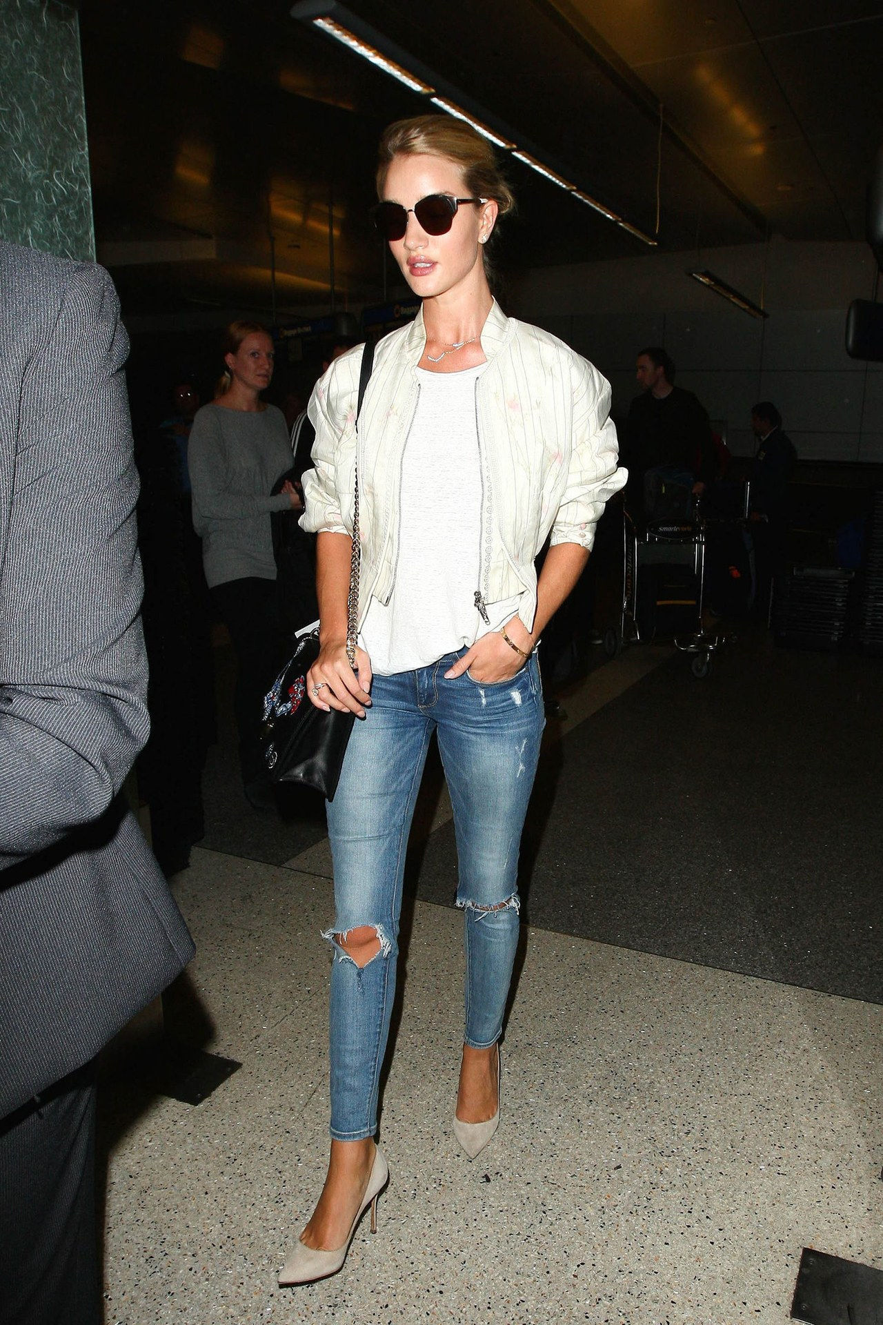 Rosie huntington whiteley ripped paige jeans