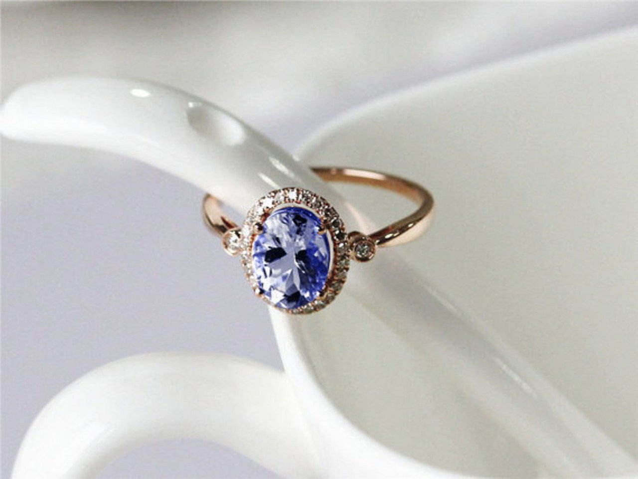 7 affordable engagement rings under 1000 1116 courtesy