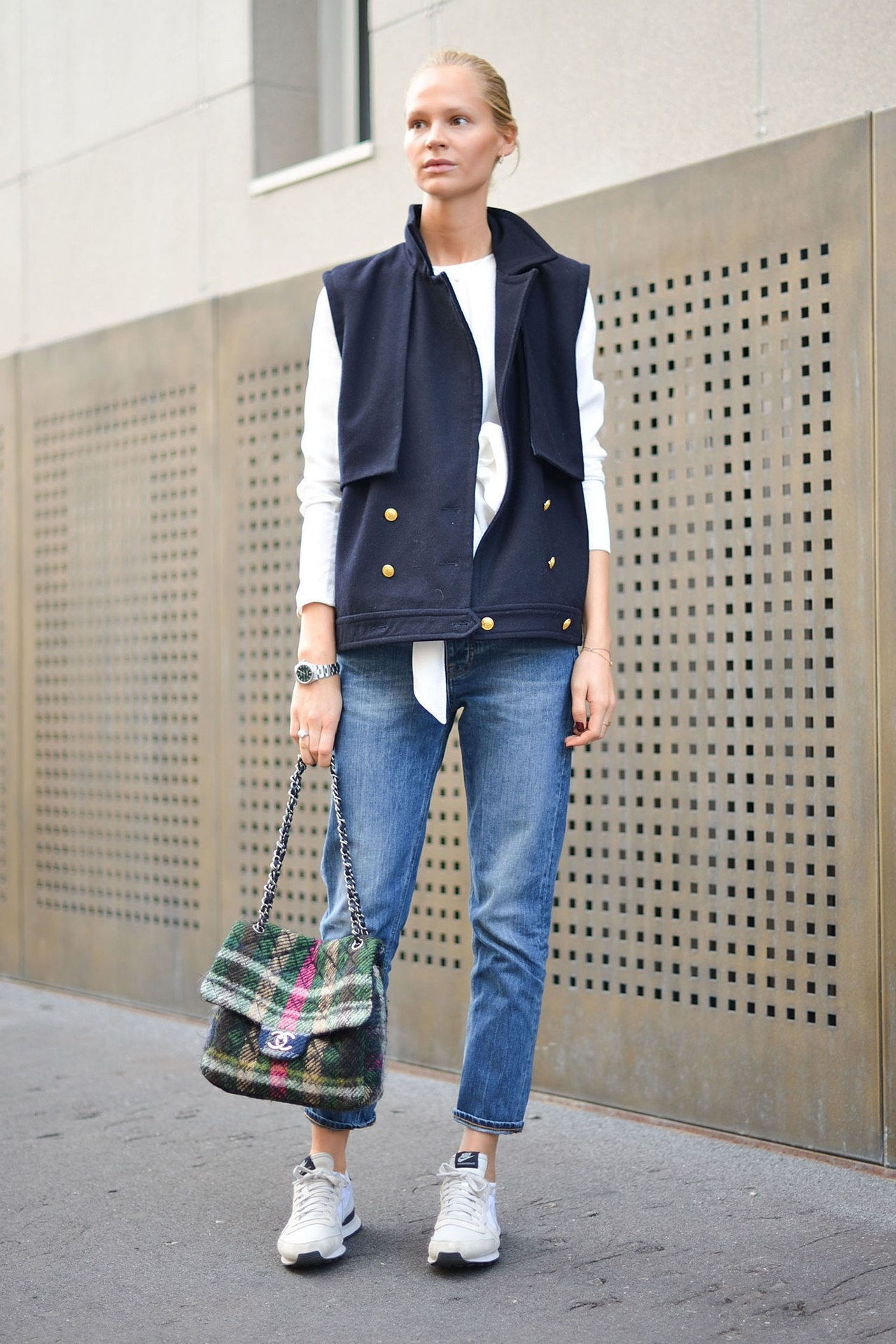 秋季 2015 denim street style milan fashion week cropped sneakers vest