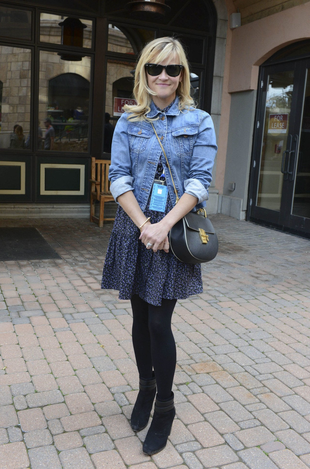 reese witherspoon fall date outfit idea