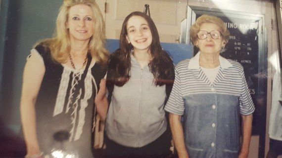 إليس Island - Amy's mom, Amy, and grandma.jpg