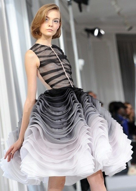0112 dior couture ruffle dress fa