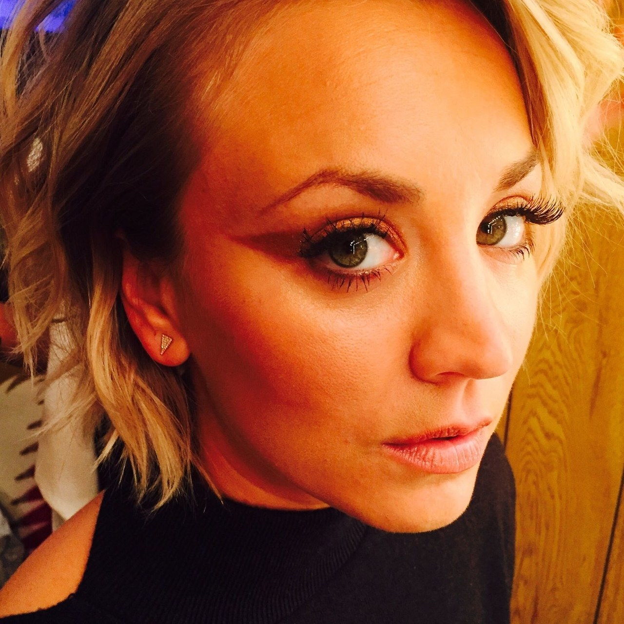 5 Times Kaley Cuoco Slayed a Makeup Trend You Haven’t Tried Yet.