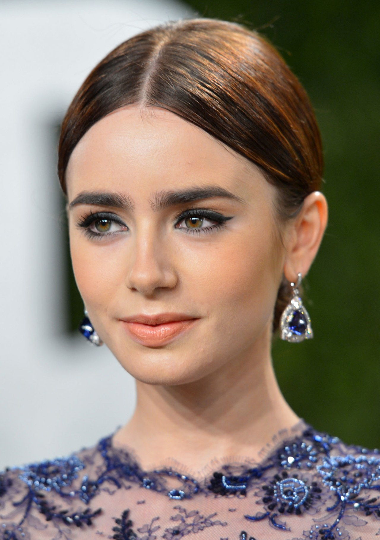 lily collins oscars 2013 updo