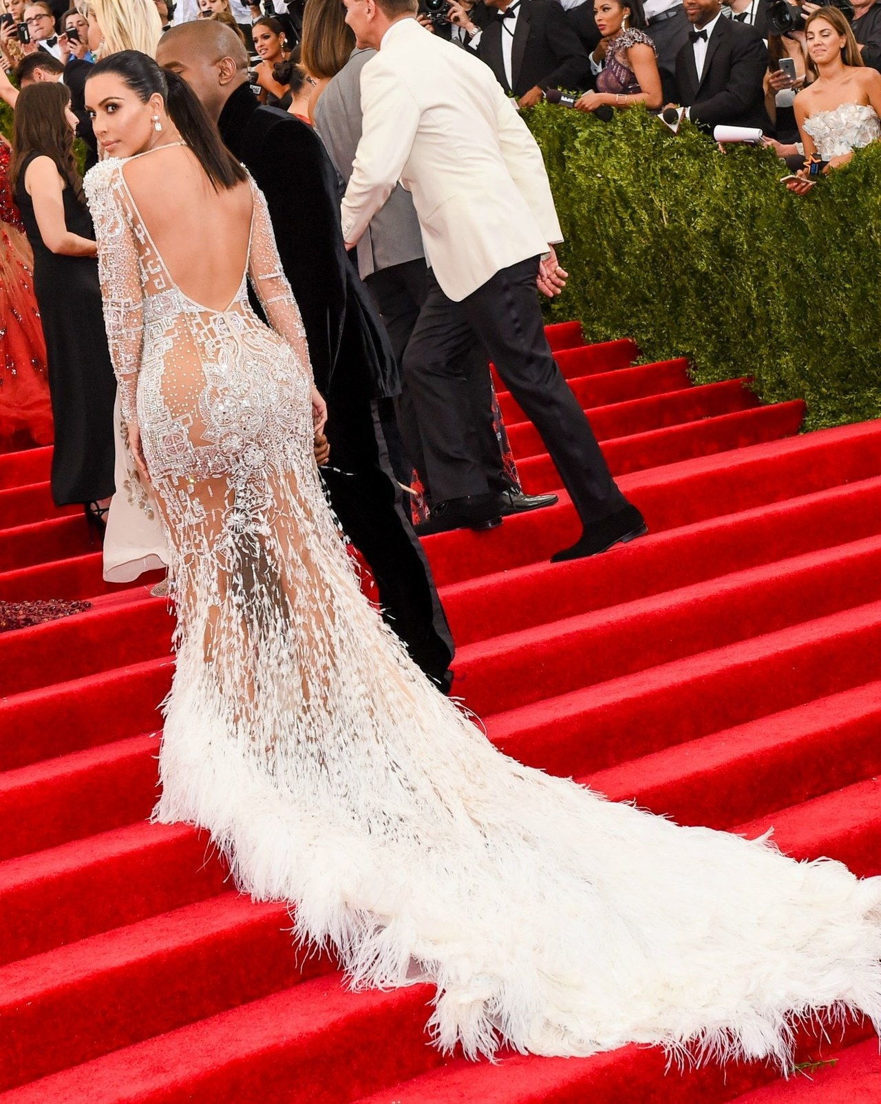 金 kardashian white roberto cavalli dress met gala 2015