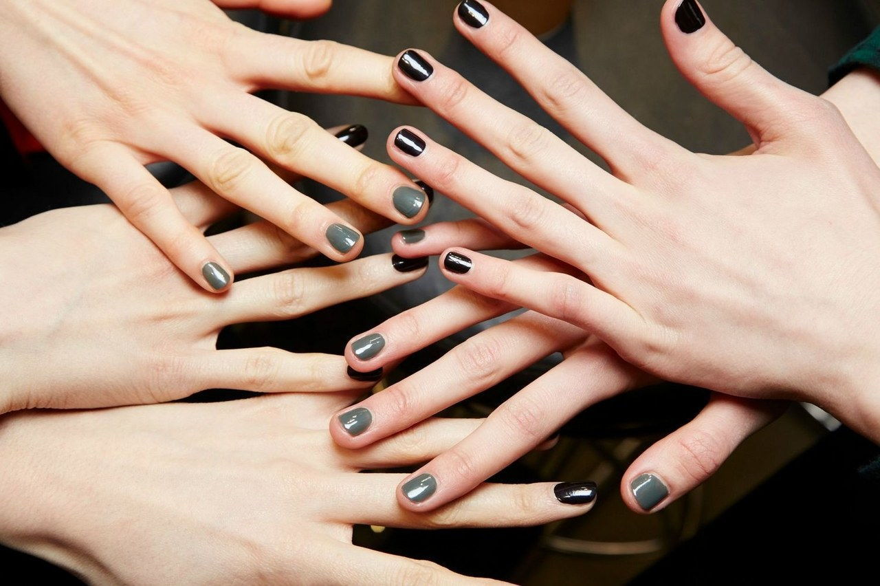 podzim 2015 nail ideas dark nail polish
