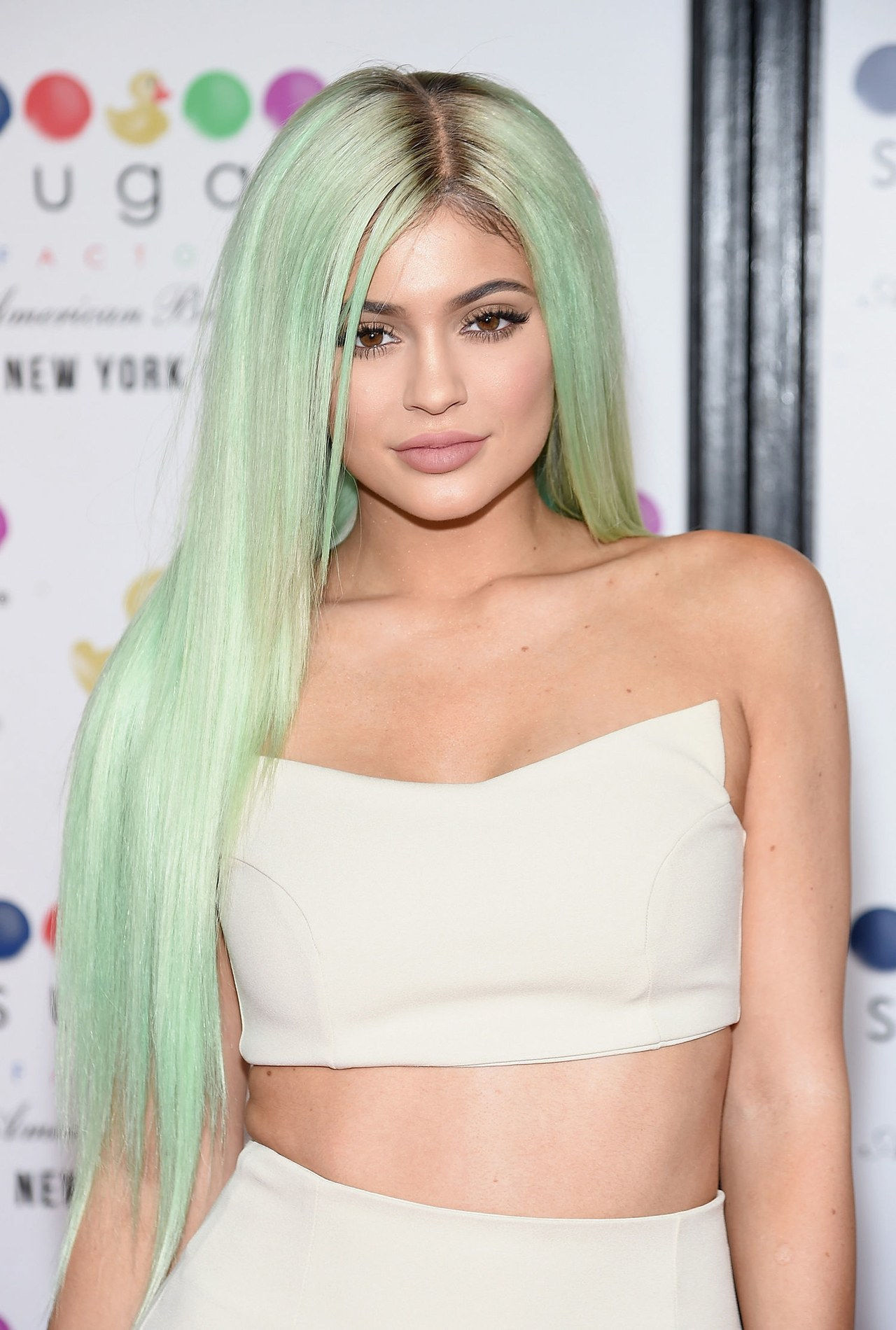 كايلي jenner mint green hair color wig
