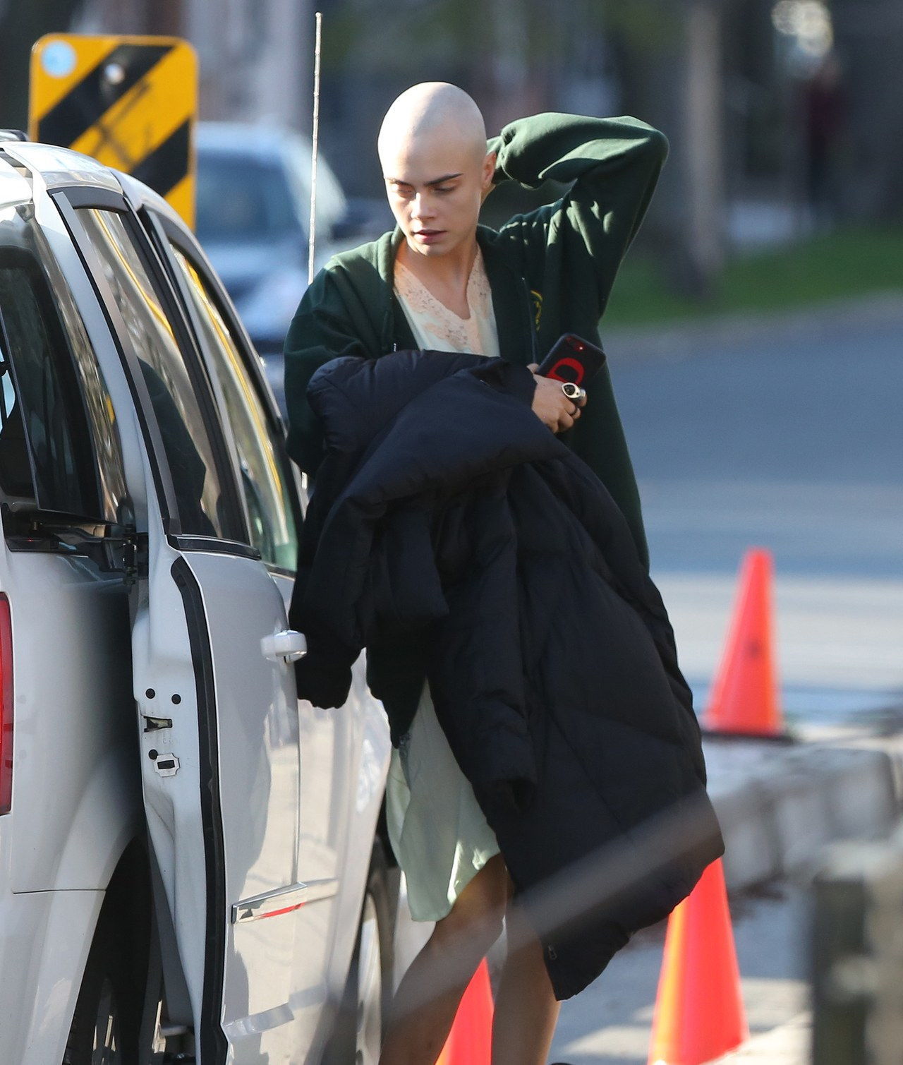 EXCLUSIVE: **NO WEB UNTIL 7:15PM BST ON APRIL 25TH 2017**Cara Delevingne with a shaved head on the set of 