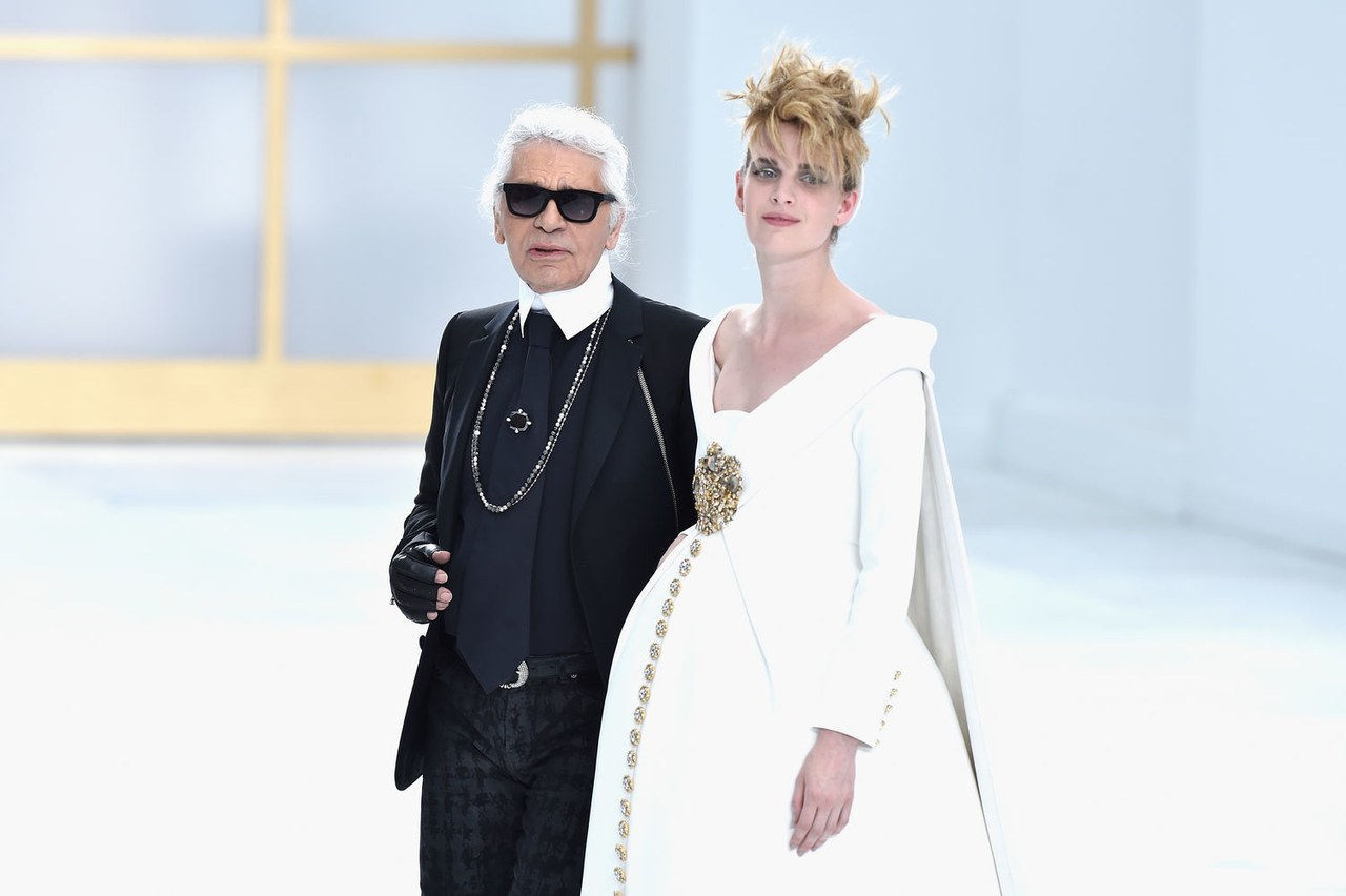 karl lagerfeld pregnant bride chanel couture finale