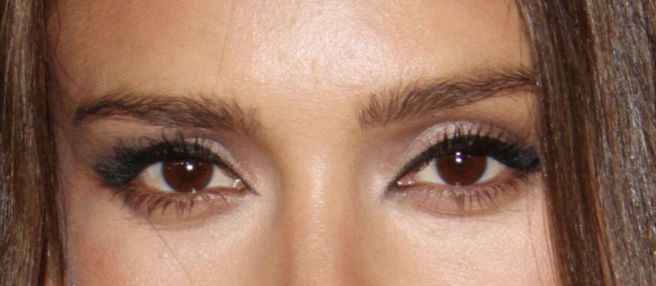 جيسيكا alba sin city premiere eye makeup detail close