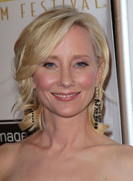 0426 anne heche hairclip front bd