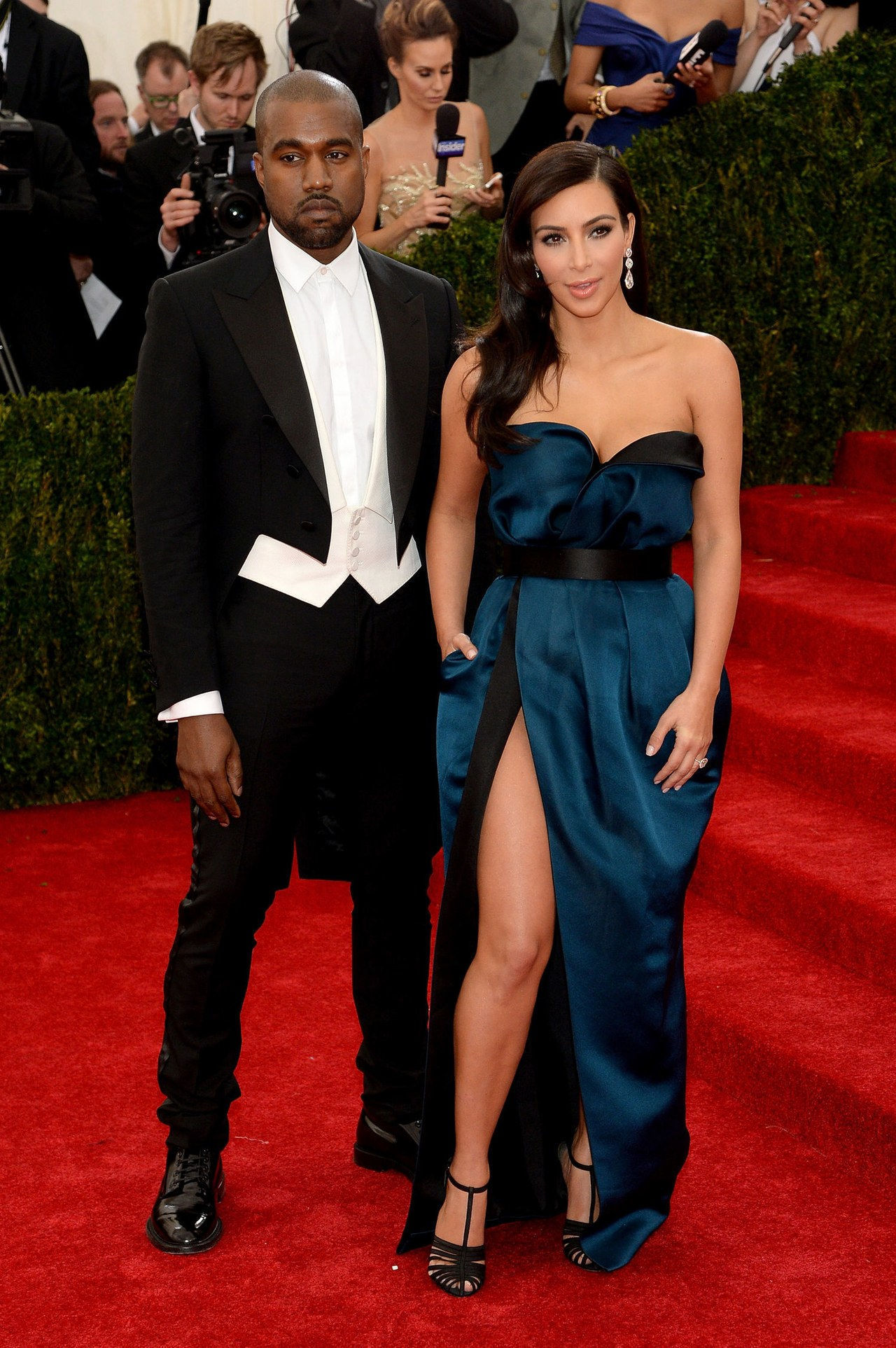 Kanye west kim kardashian dress met gala