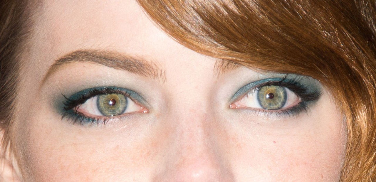 إيما stone green eyeshadow eye makeup close