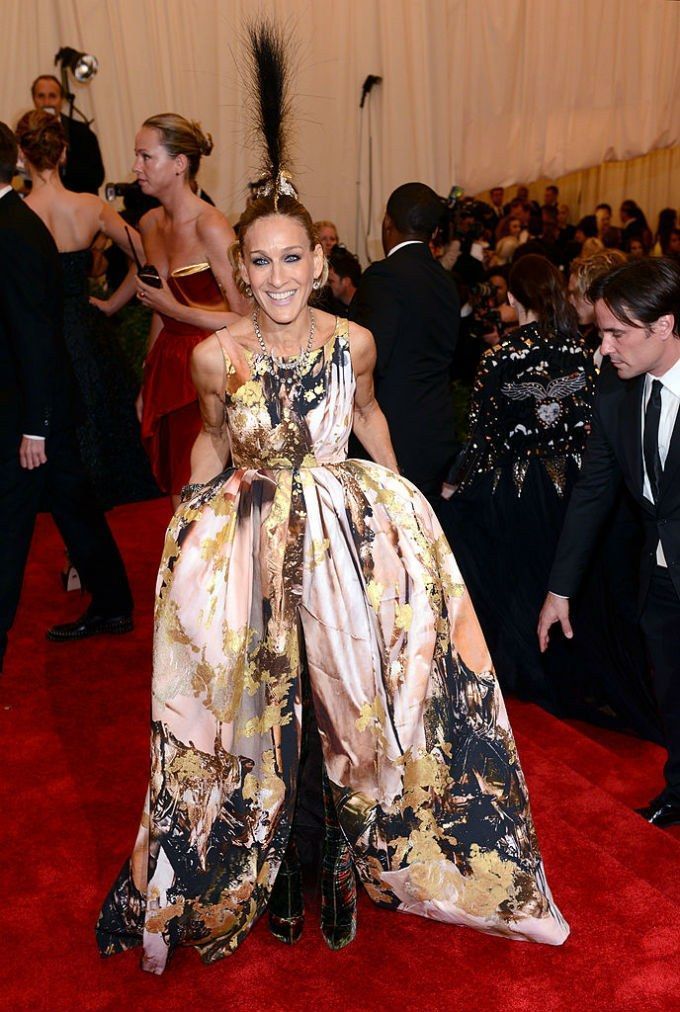 莎拉 Jessica Parker wearing Giles at the Met Gala in 2013.