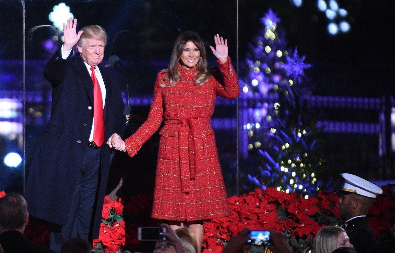 主席 And Mrs Trump Attend National Christmas Tree Lighting Ceremony