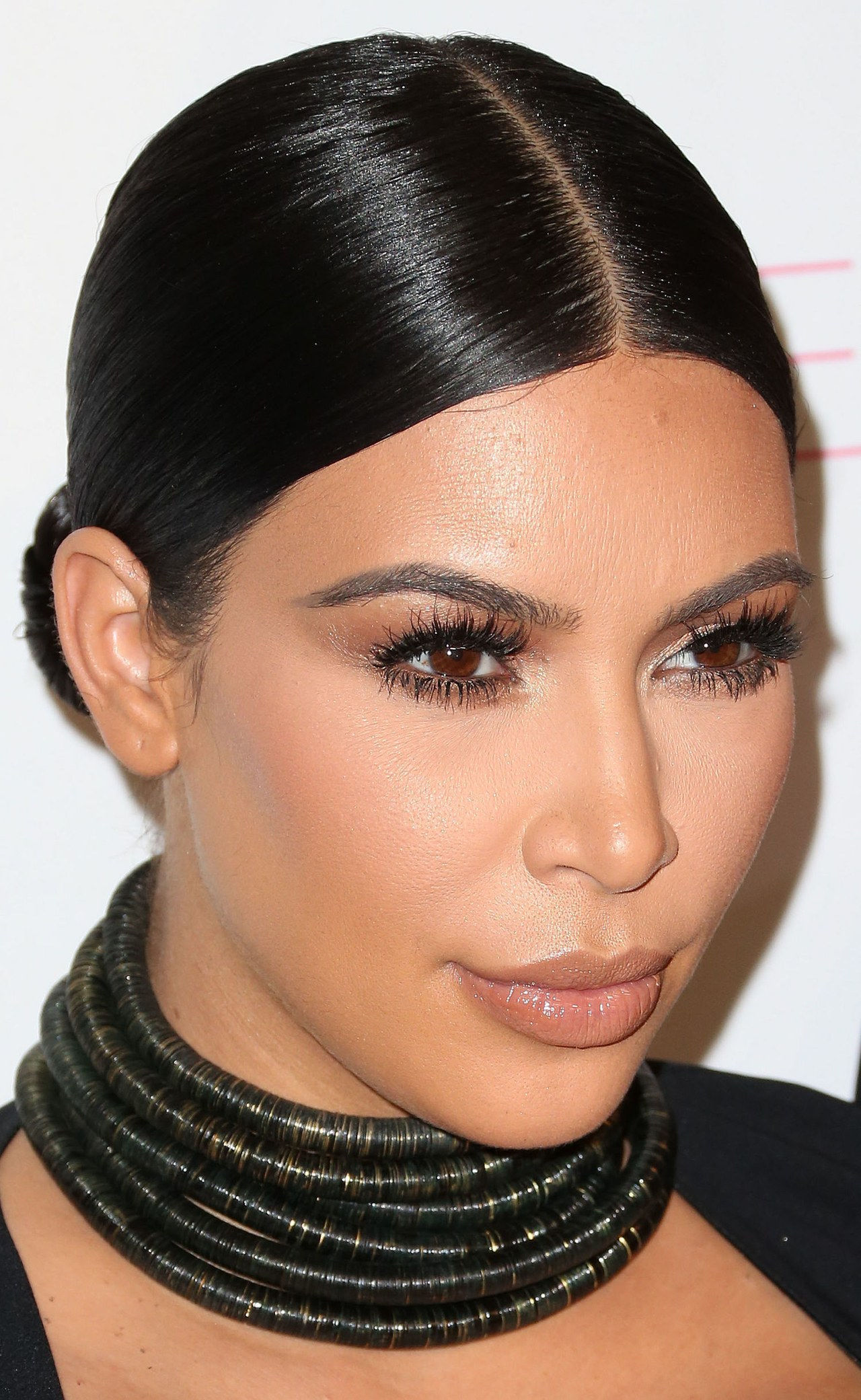 كيم kardashian flat brows flat brows