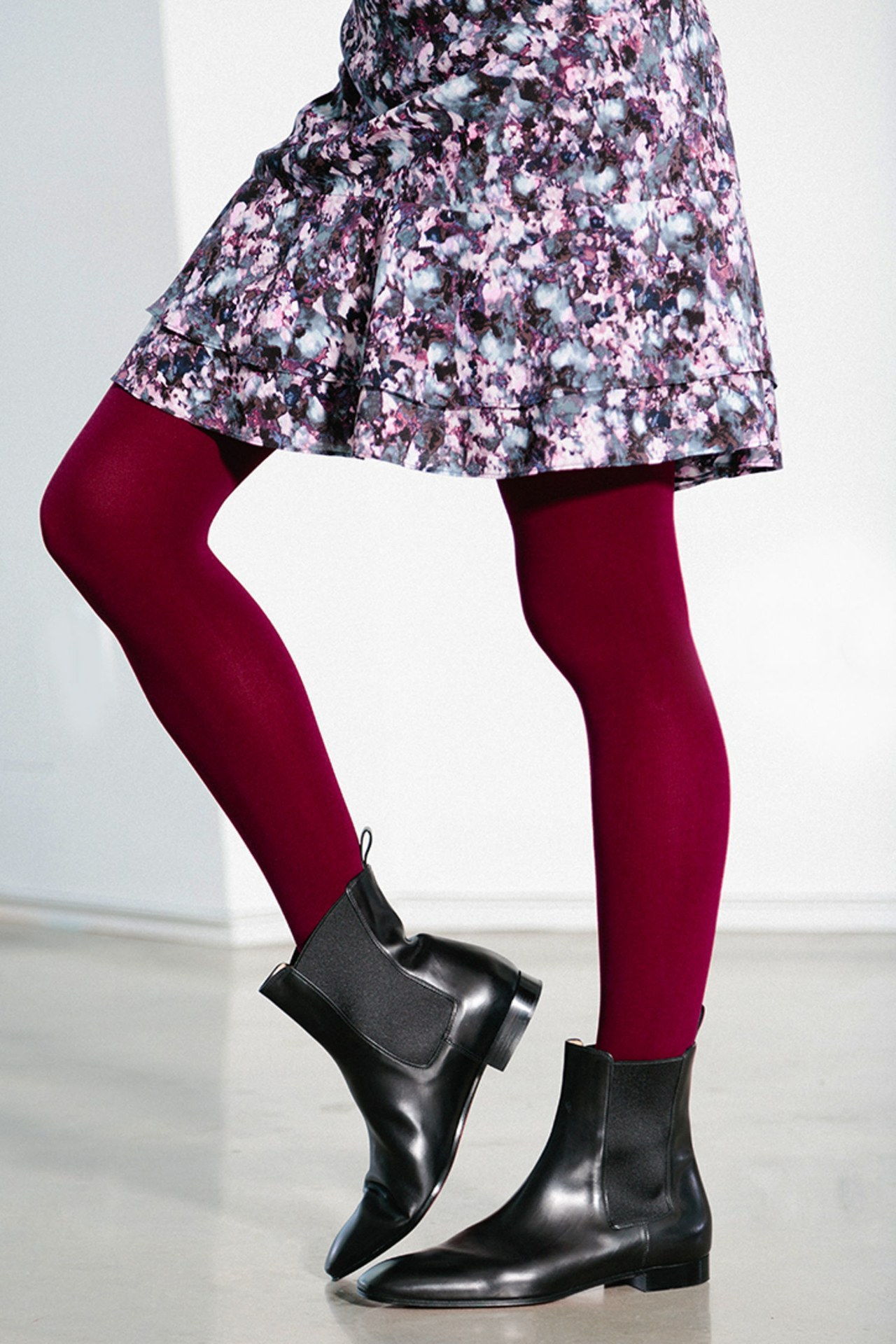 tights color oxblood chelsea boots