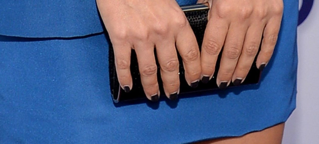 Rachel bilson black nail polish