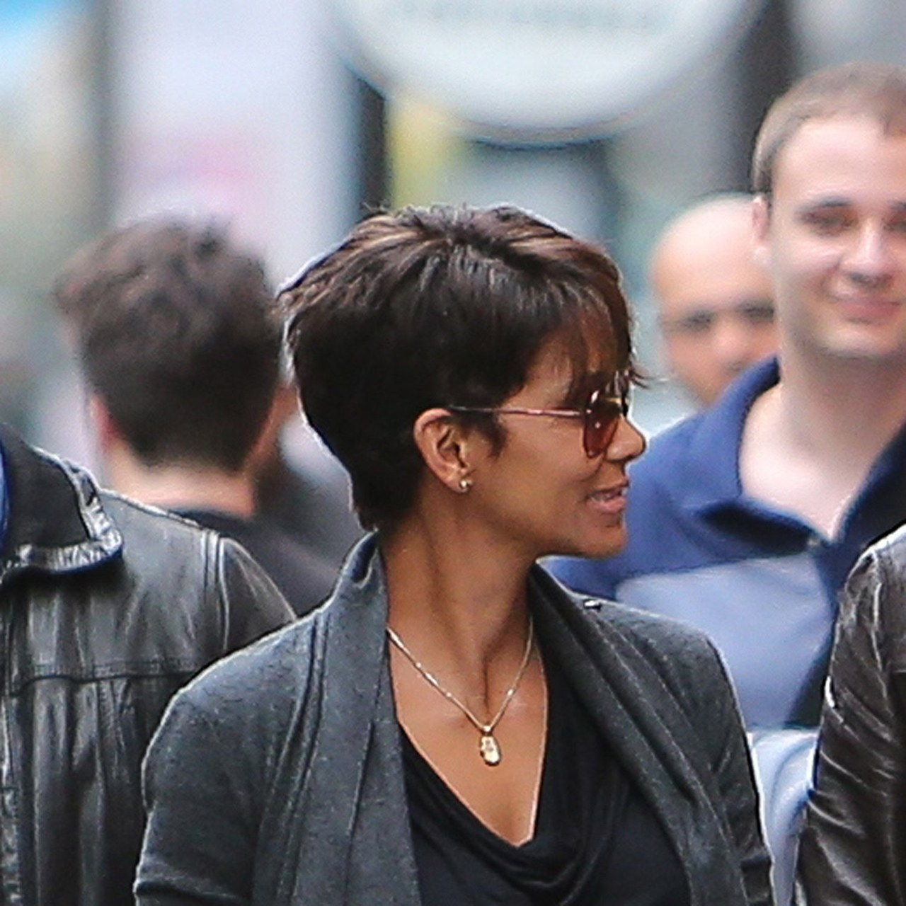 halle berry side haircut