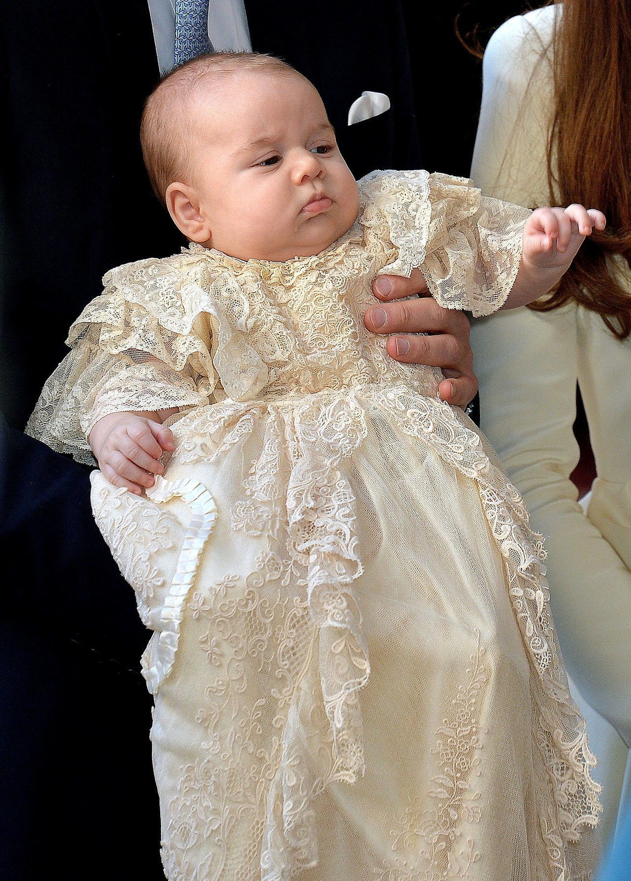 王子 george lace christening gown