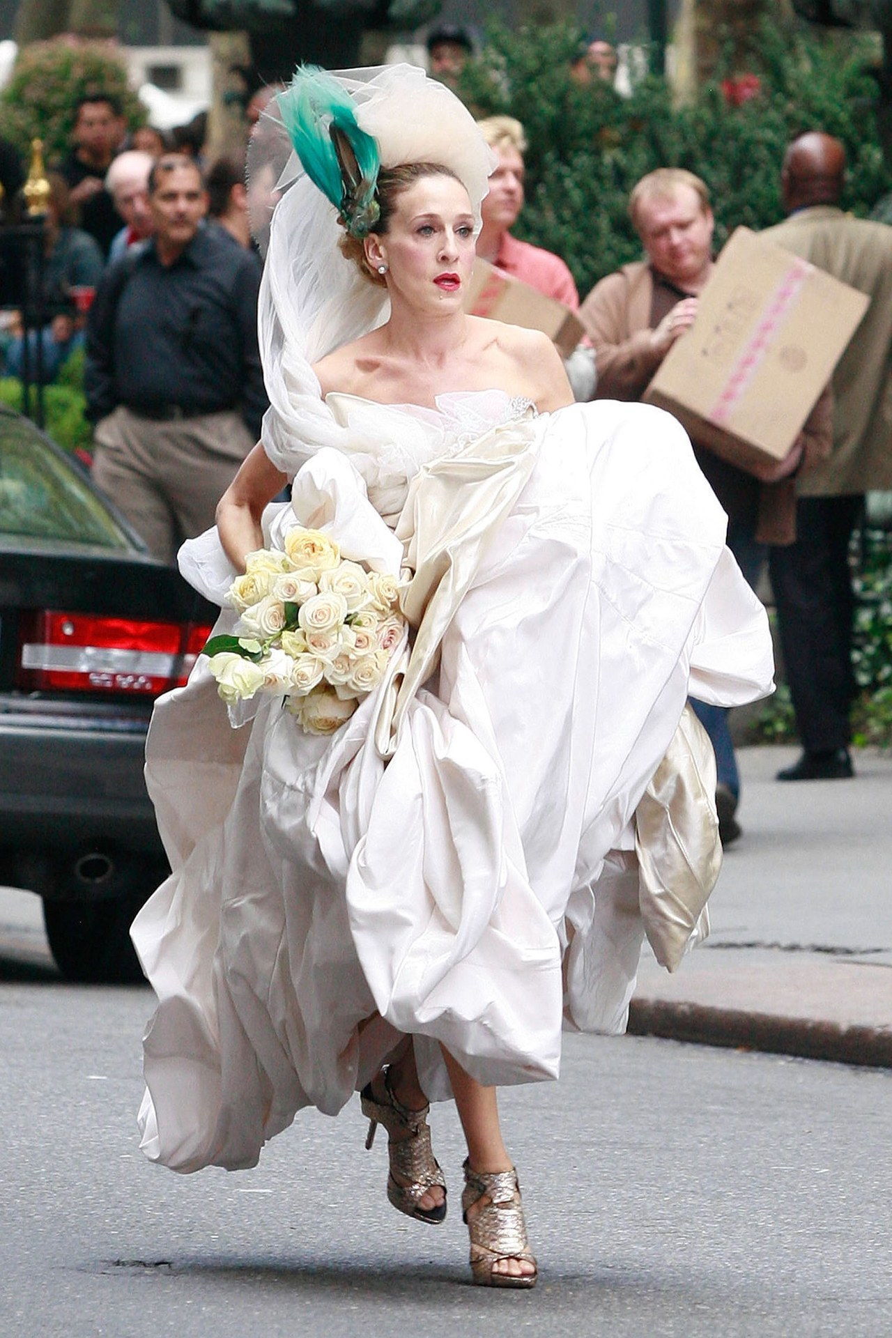Carrie bradshaw running in heels wedding dress