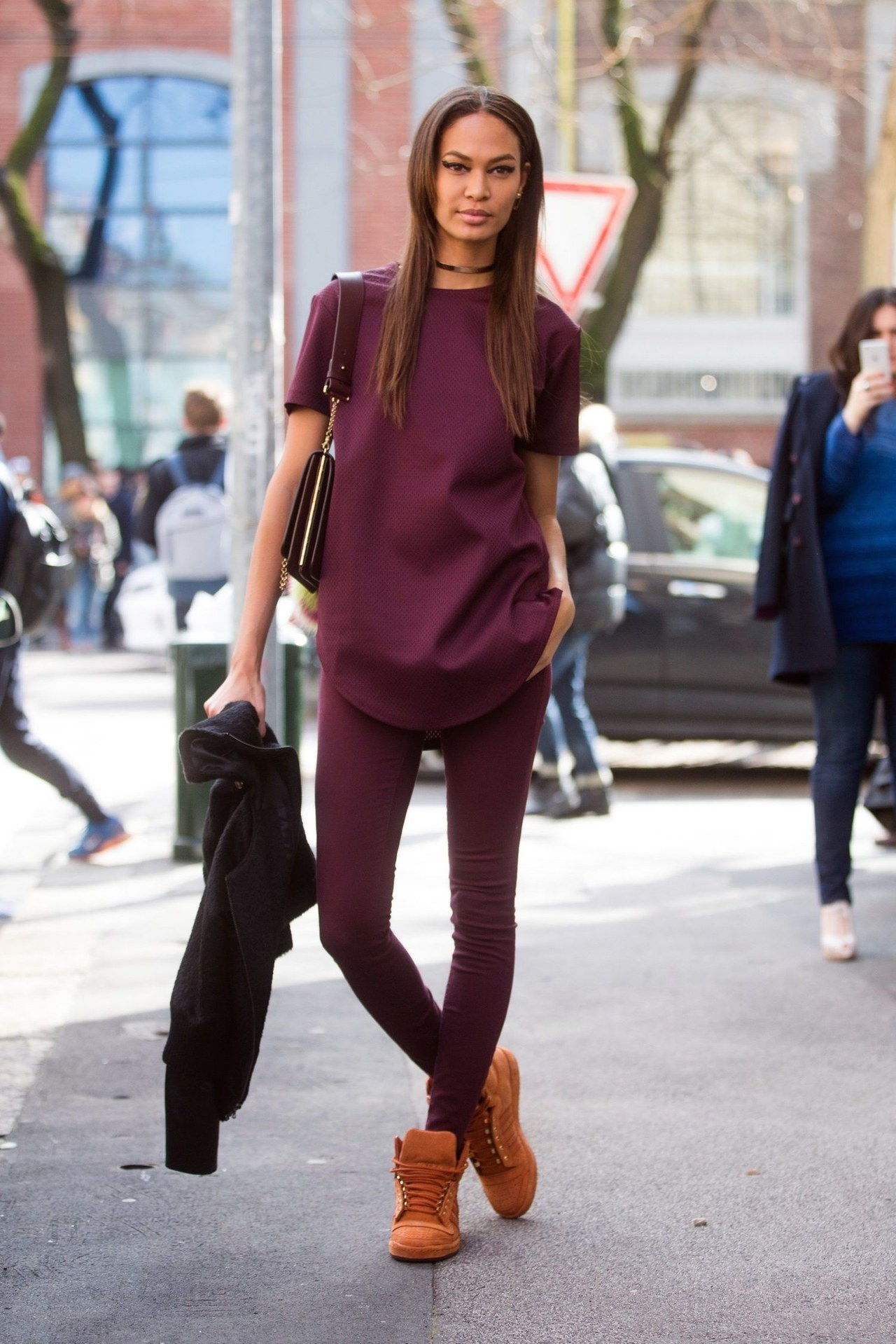 otoño 2105 trends burgundy color trend getty images