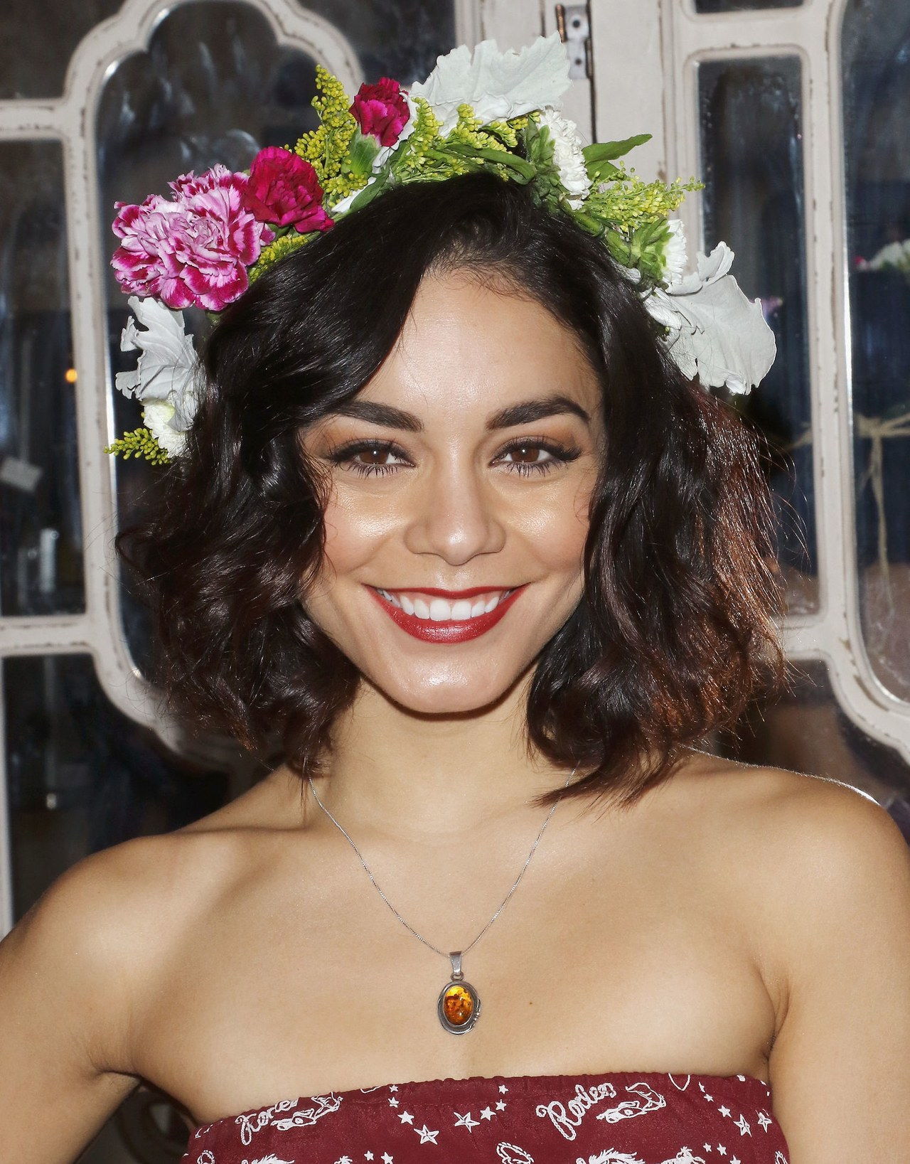 Vanessa hudgens hair flower crown