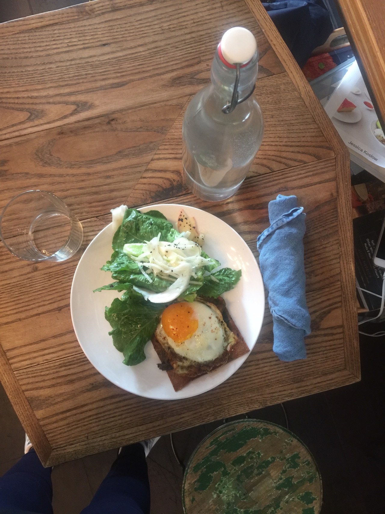蛋 and salad at a healthy NYC eatery!