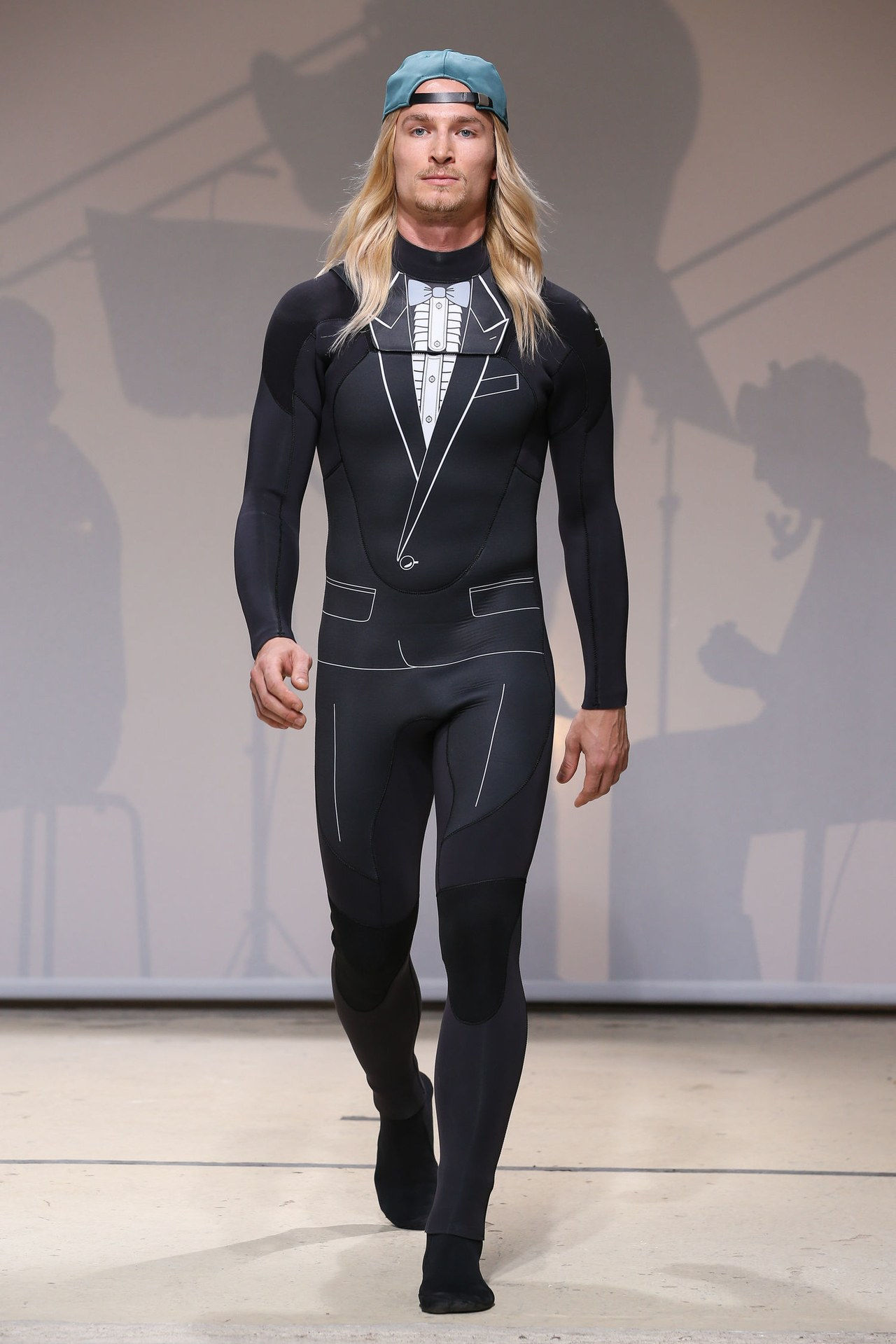 朱利安 david tuxedo wet suit runway