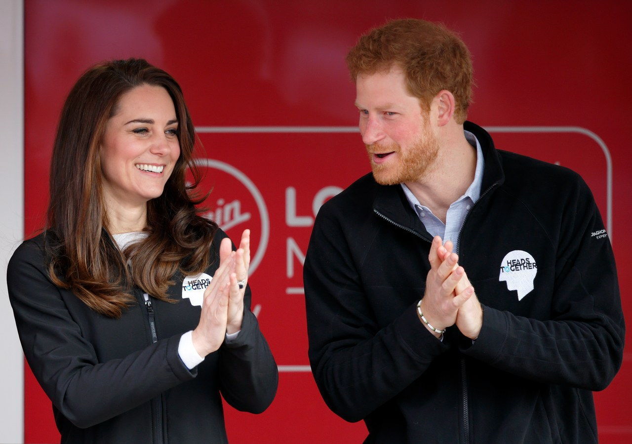 los Duke & Duchess Of Cambridge And Prince Harry Attend The Virgin Money London Marathon