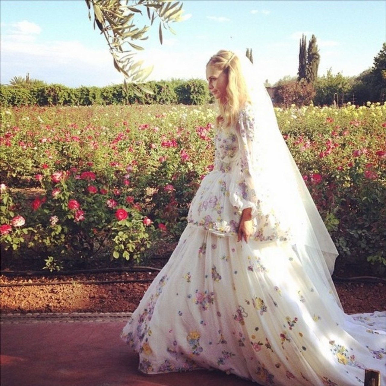 poppy delevingne wedding dress from side