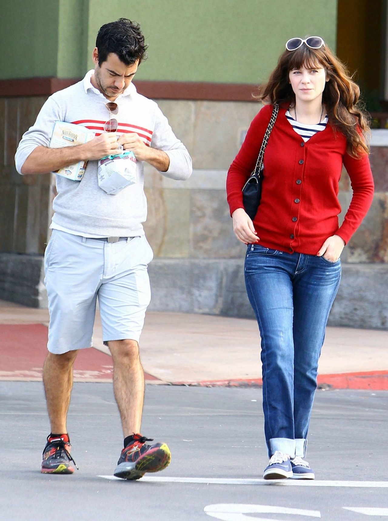 zooey deschanel pregnant outfit style