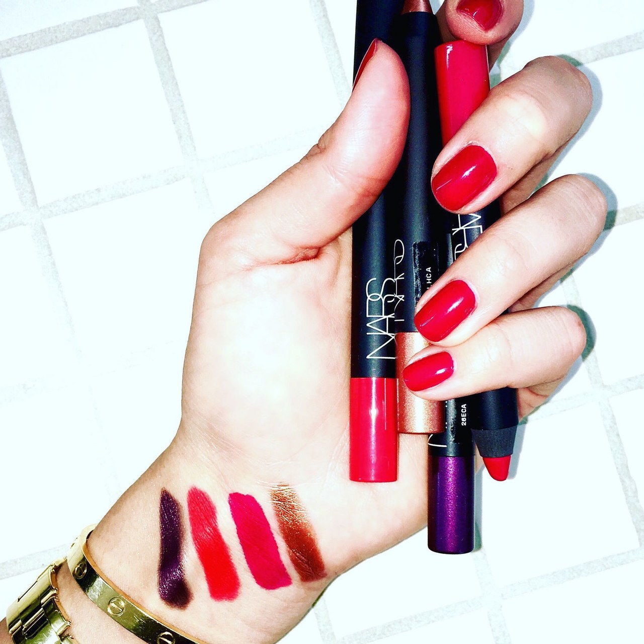 紫罗兰 red lipstick