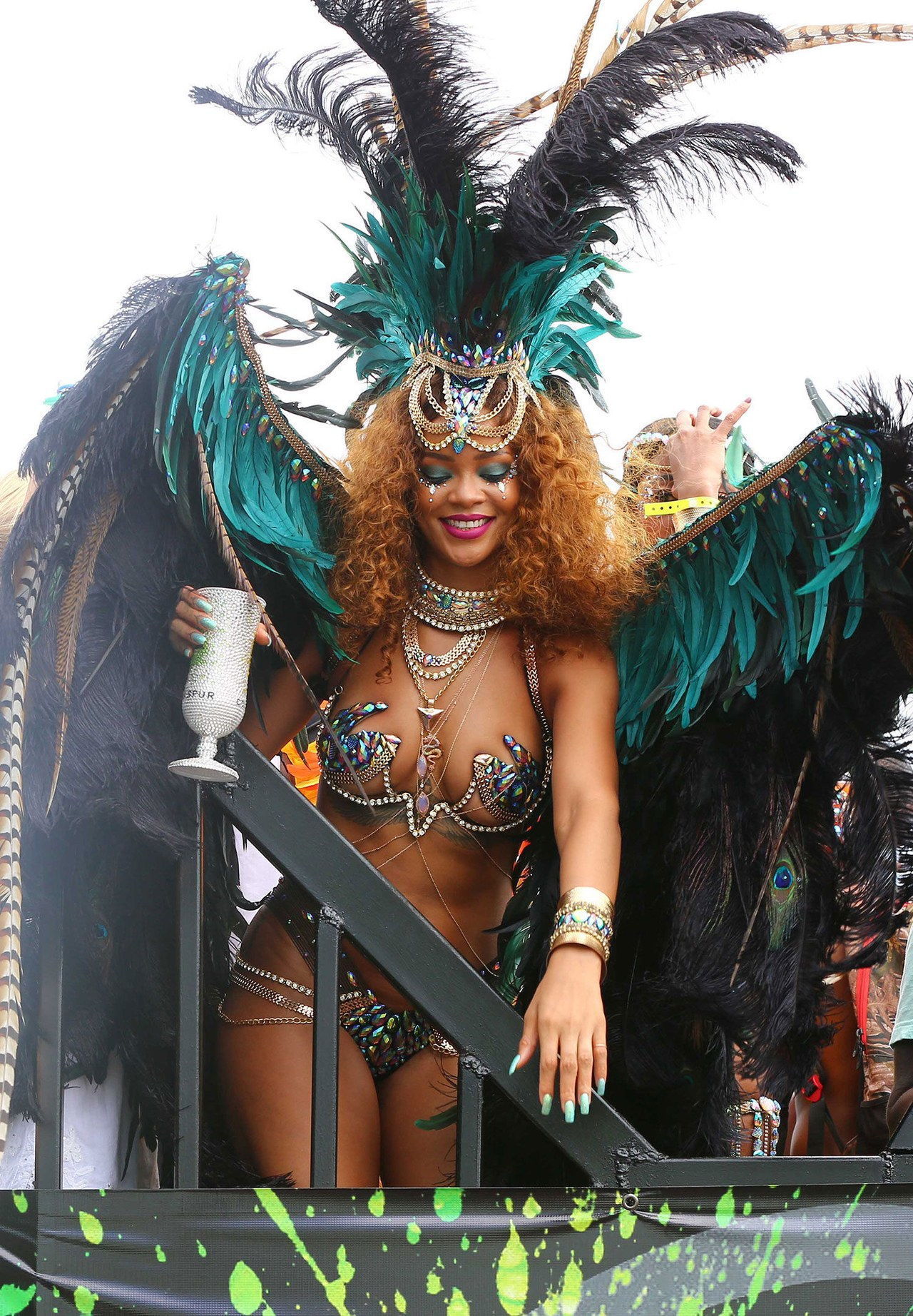 rihanna carnival outfit bra costume 2015