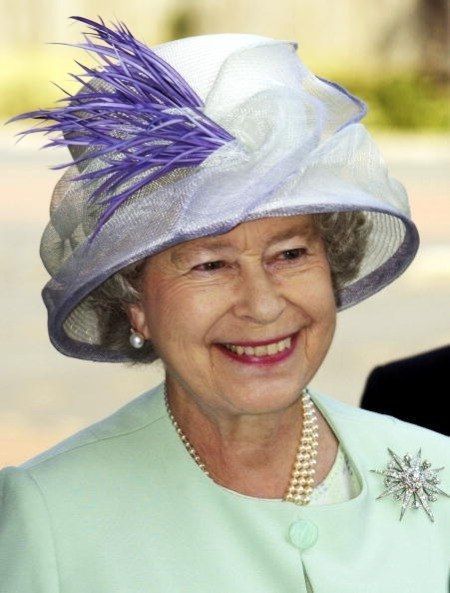 0421 queen royal wedding hats we