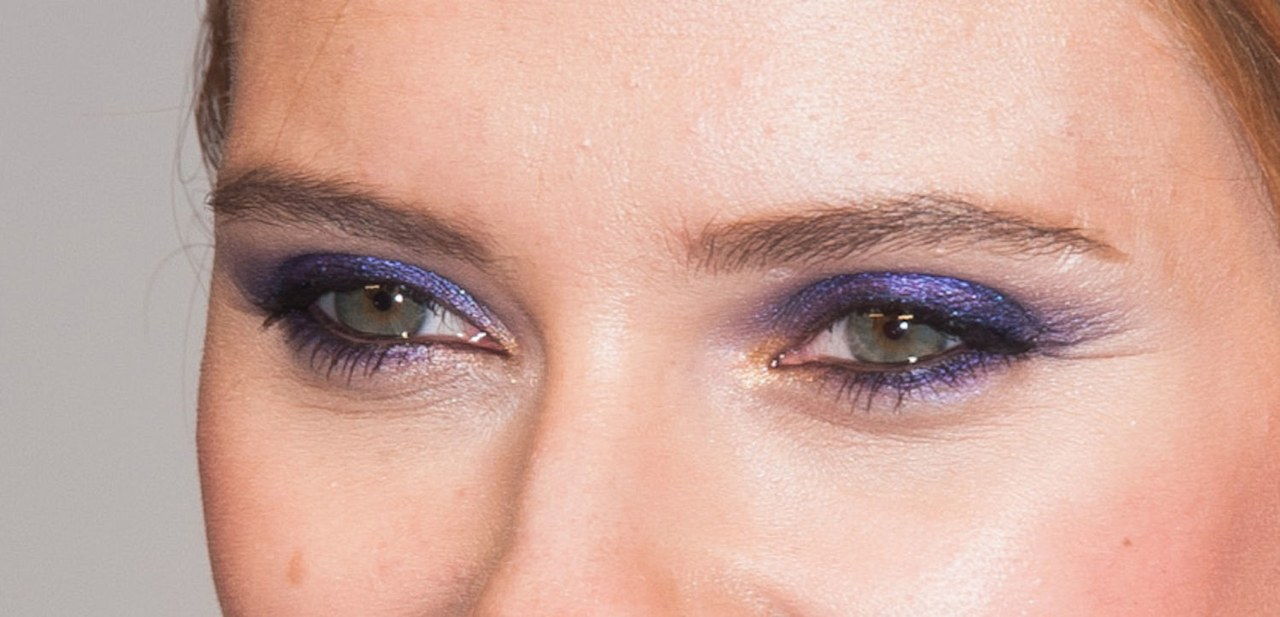Scarlett johansson purple eye makeup close