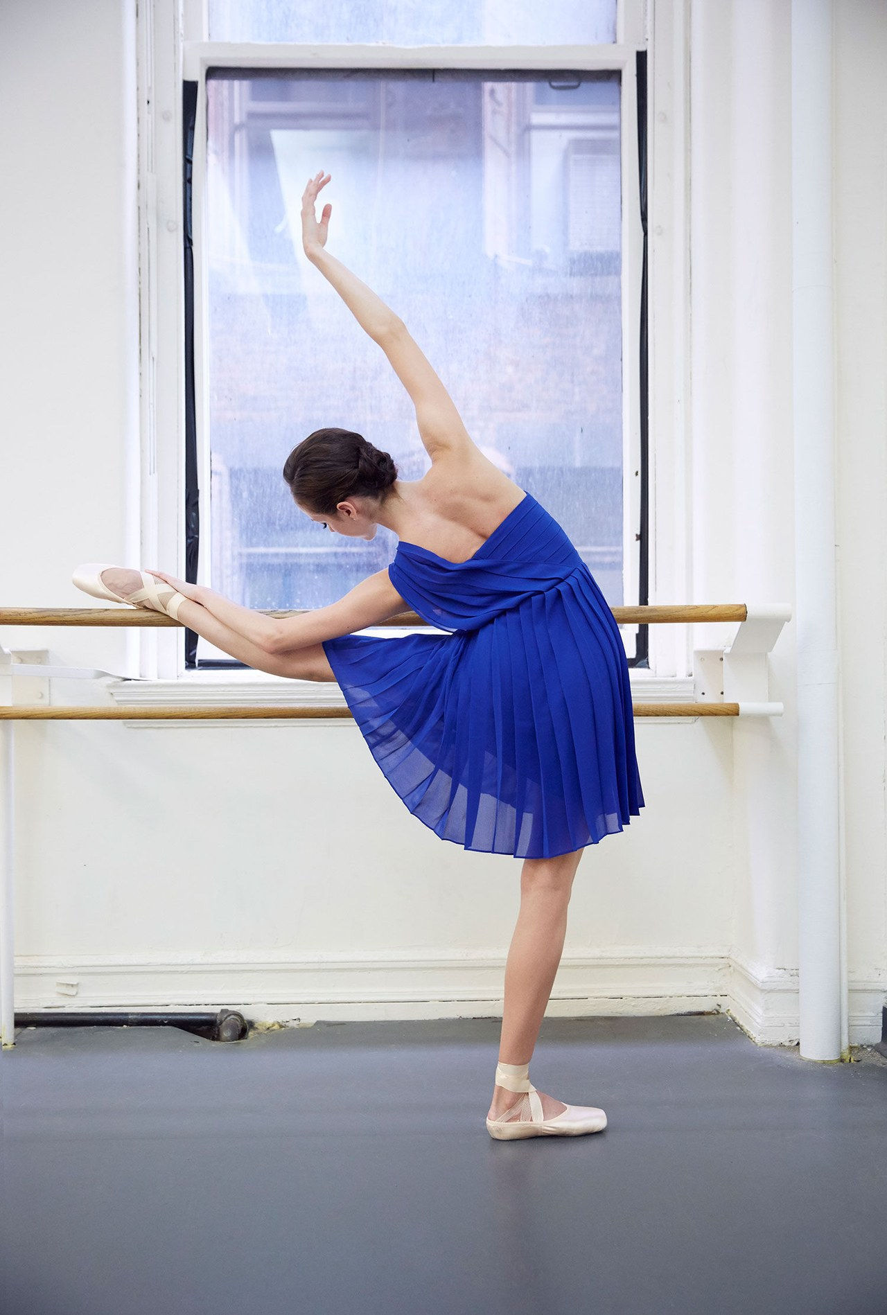 凯蒂 Bowen ballerina blue dress stretching