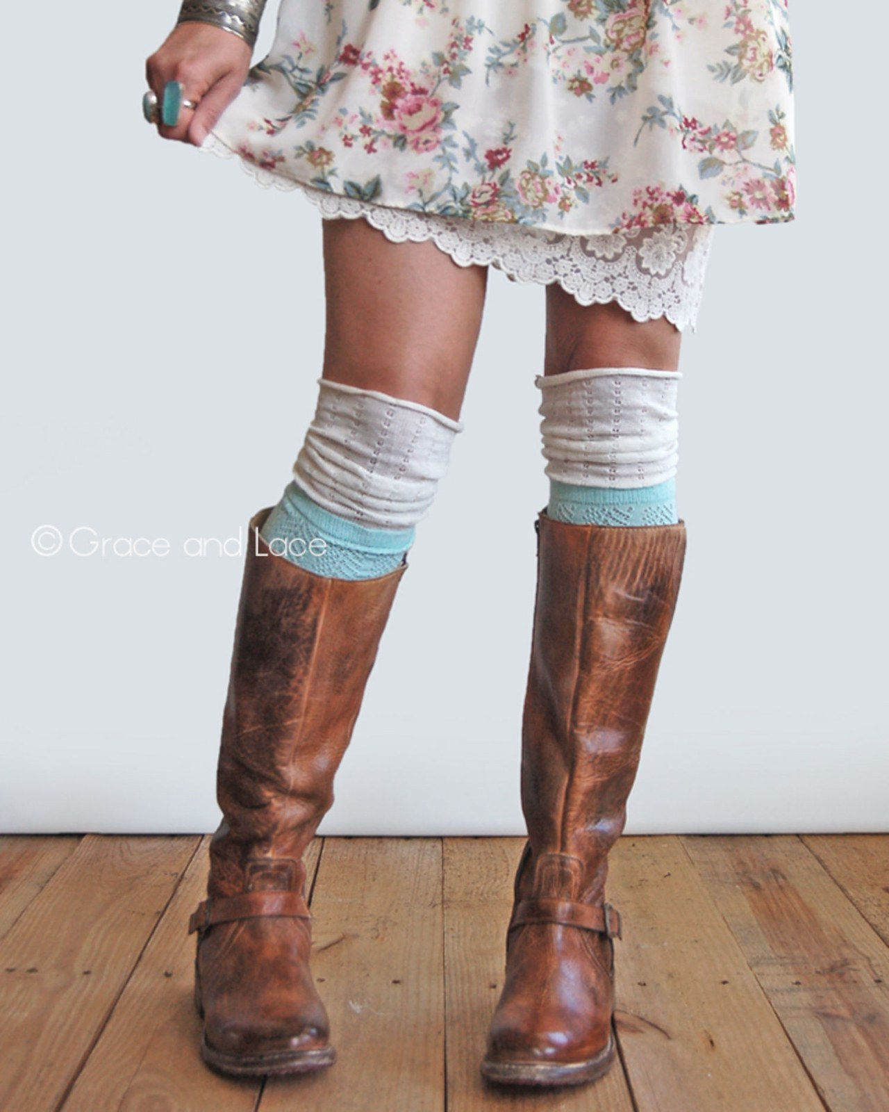 Anmut lace boot socks