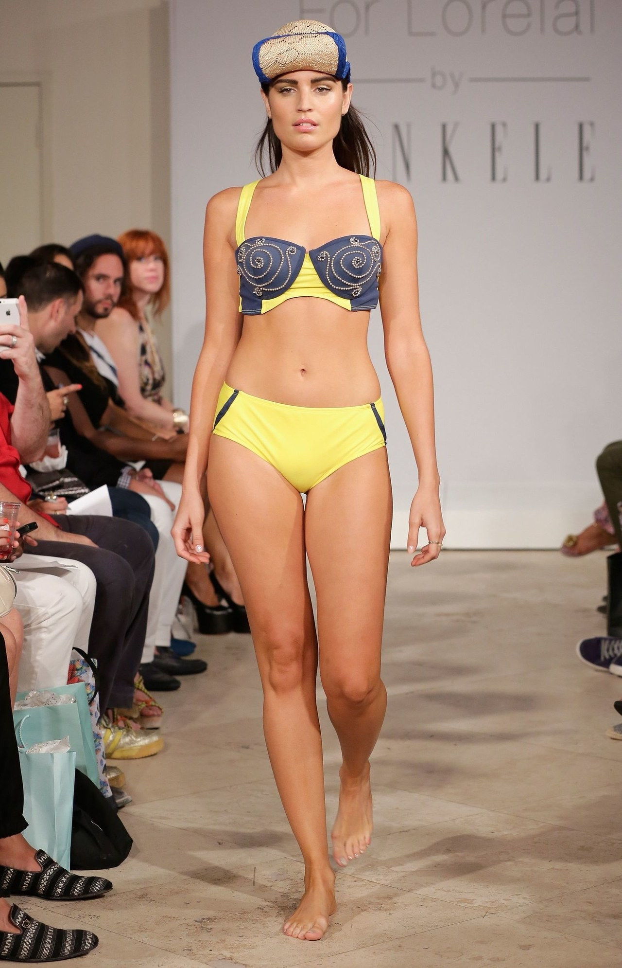إلى عن على loelai by jankele miami swim fashion week curvy model