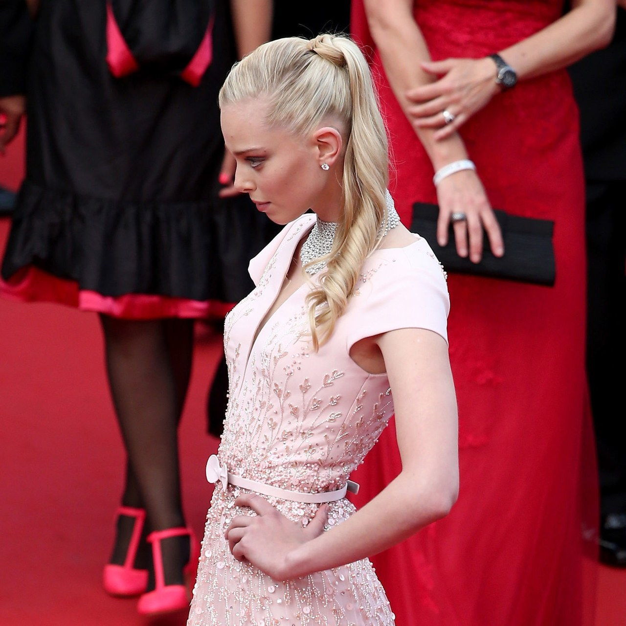 Cannes 2015 ponytail hairstyle 3