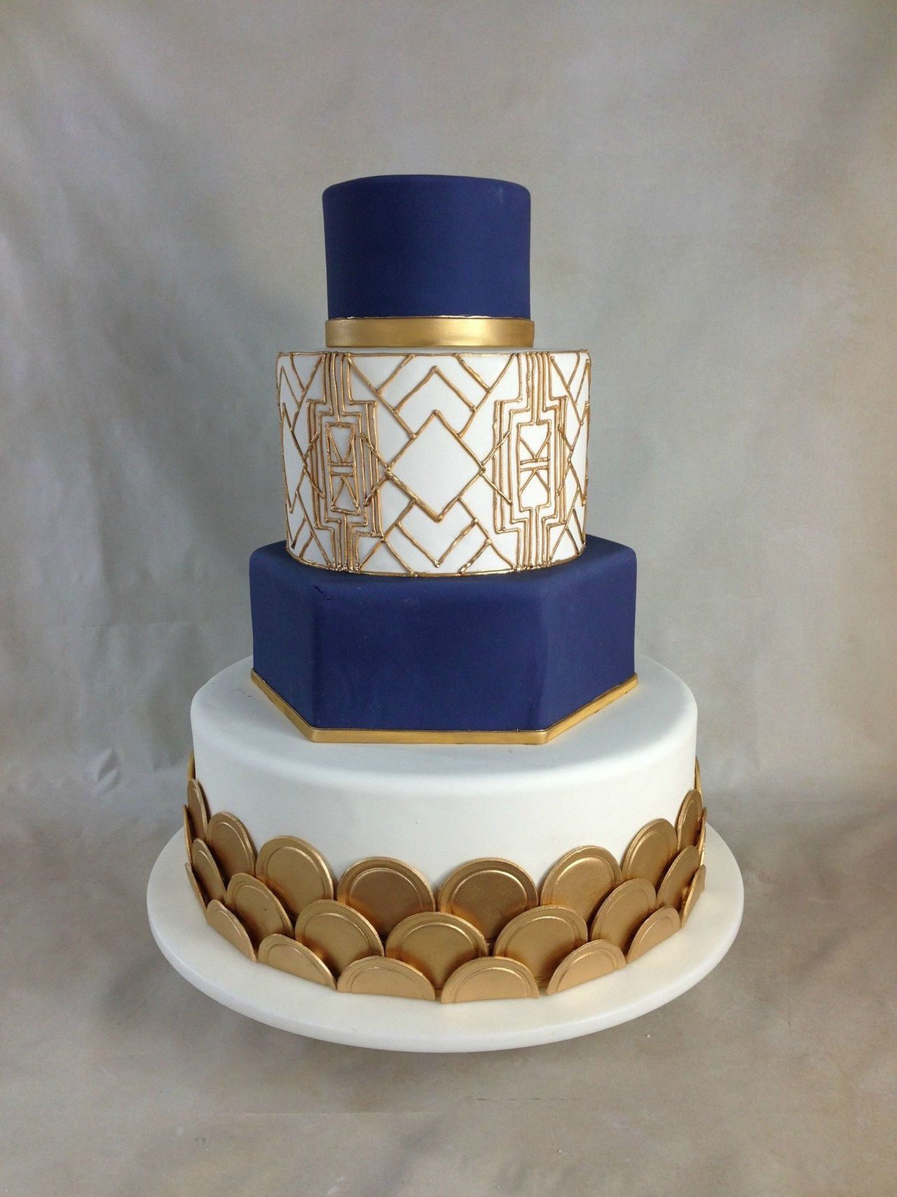 02 2016 wedding cake trends mettalic cake cescaphe