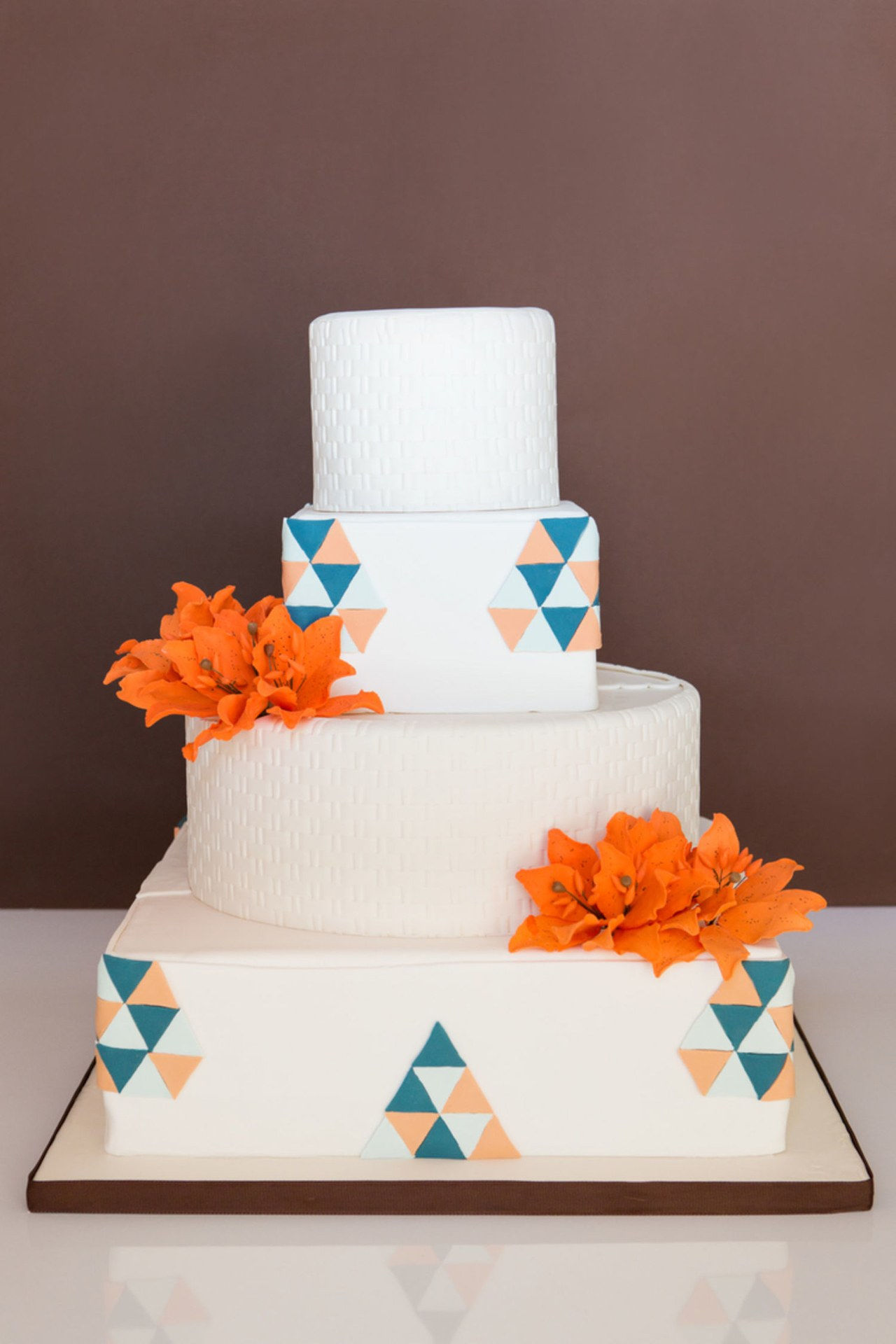 08 2016 wedding cake trends geometric cakes made in heaven