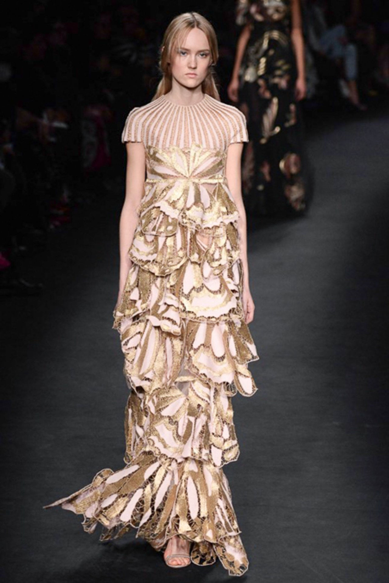 valentino fall 2015 runway gold ruffled dress