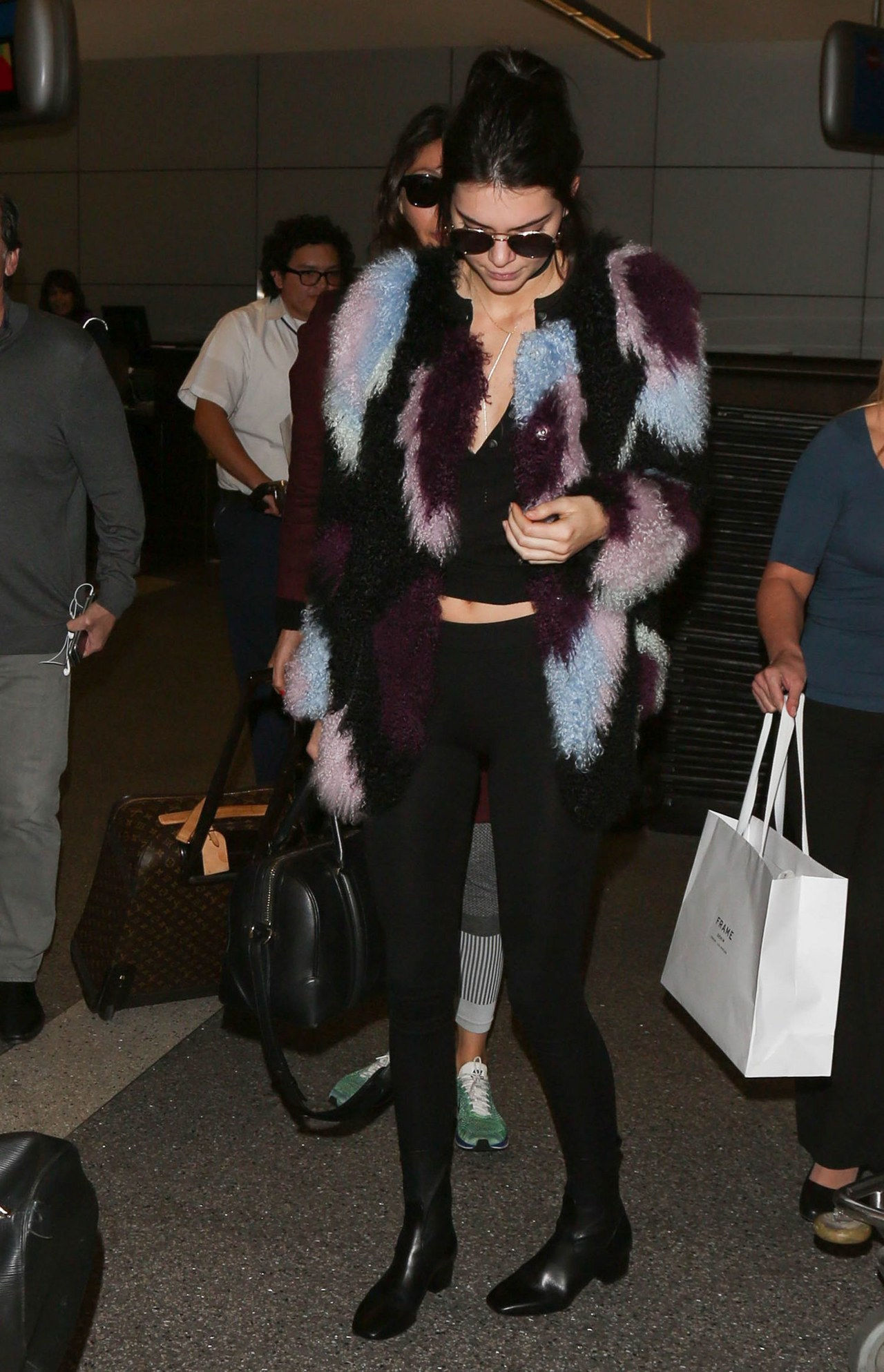 Kendall jenner leggings crop top fur jacket