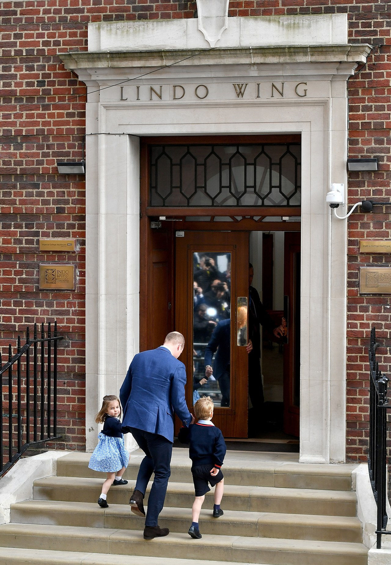 ال Duke & Duchess Of Cambridge Depart The Lindo Wing With Their New Son
