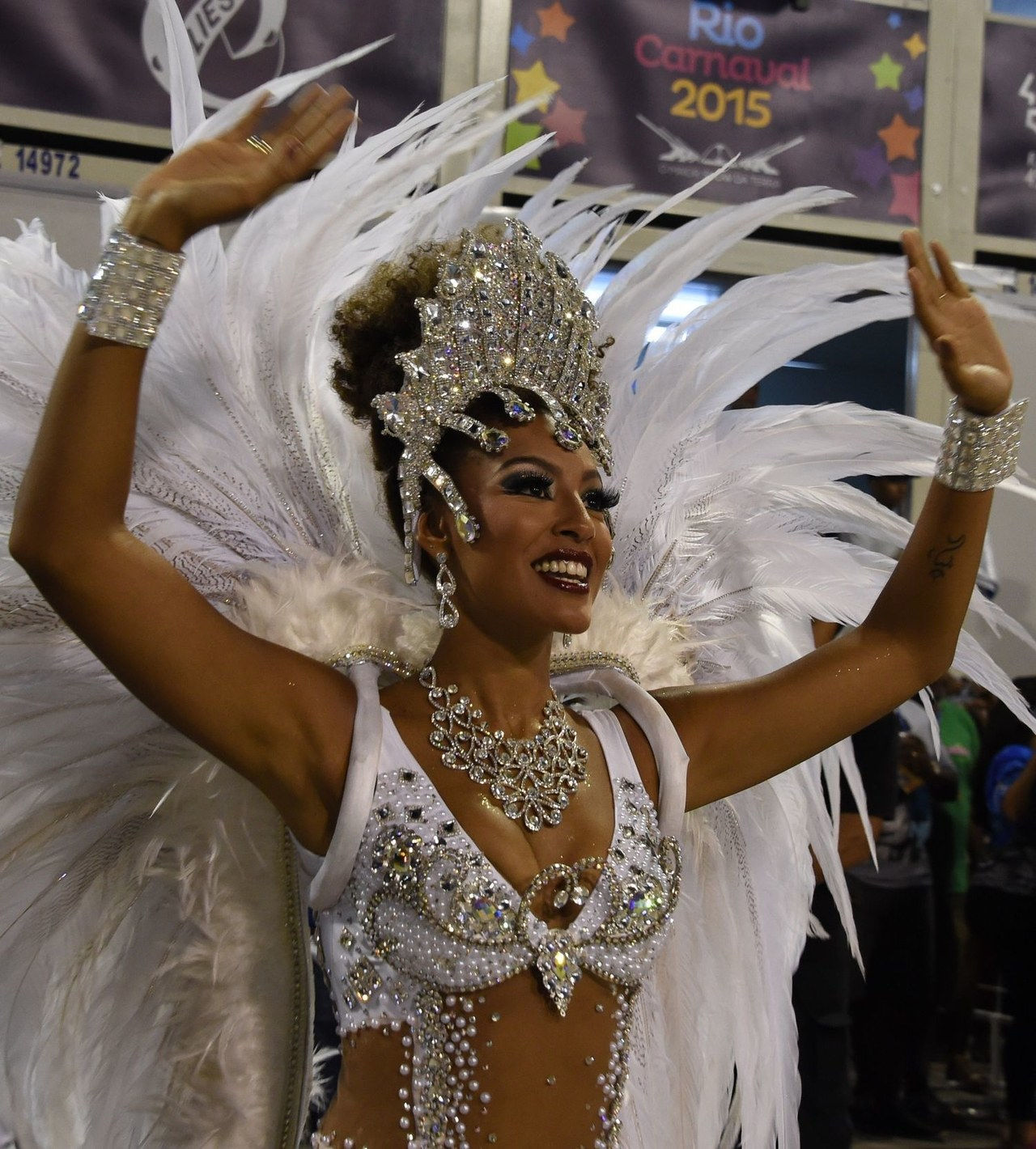 carnival costume 2015 white pearls feathers diamonds